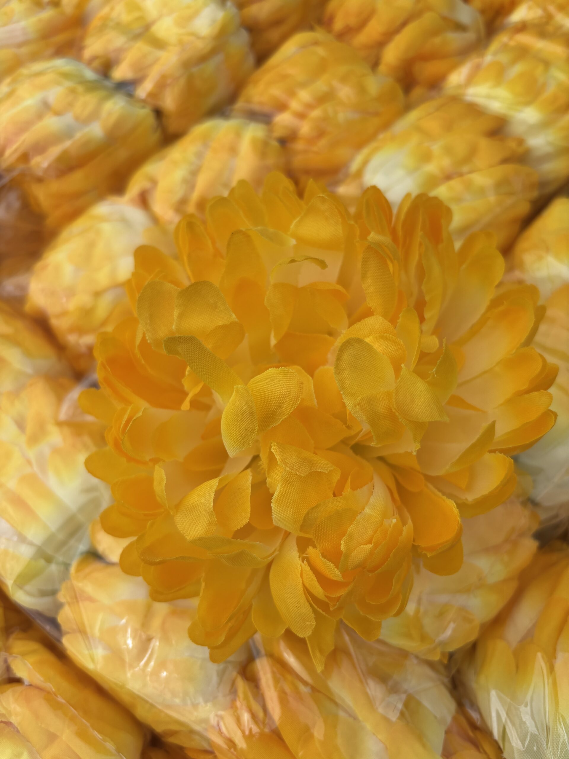 Chryzantema wyrobowa sztuczna żółta duża - obrazek 3